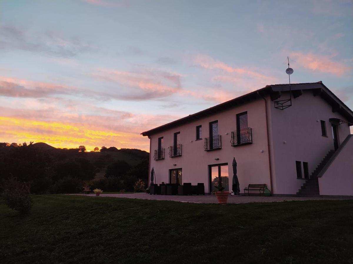 Agriturismo Casale Lisalola Hotel Sutri Buitenkant foto