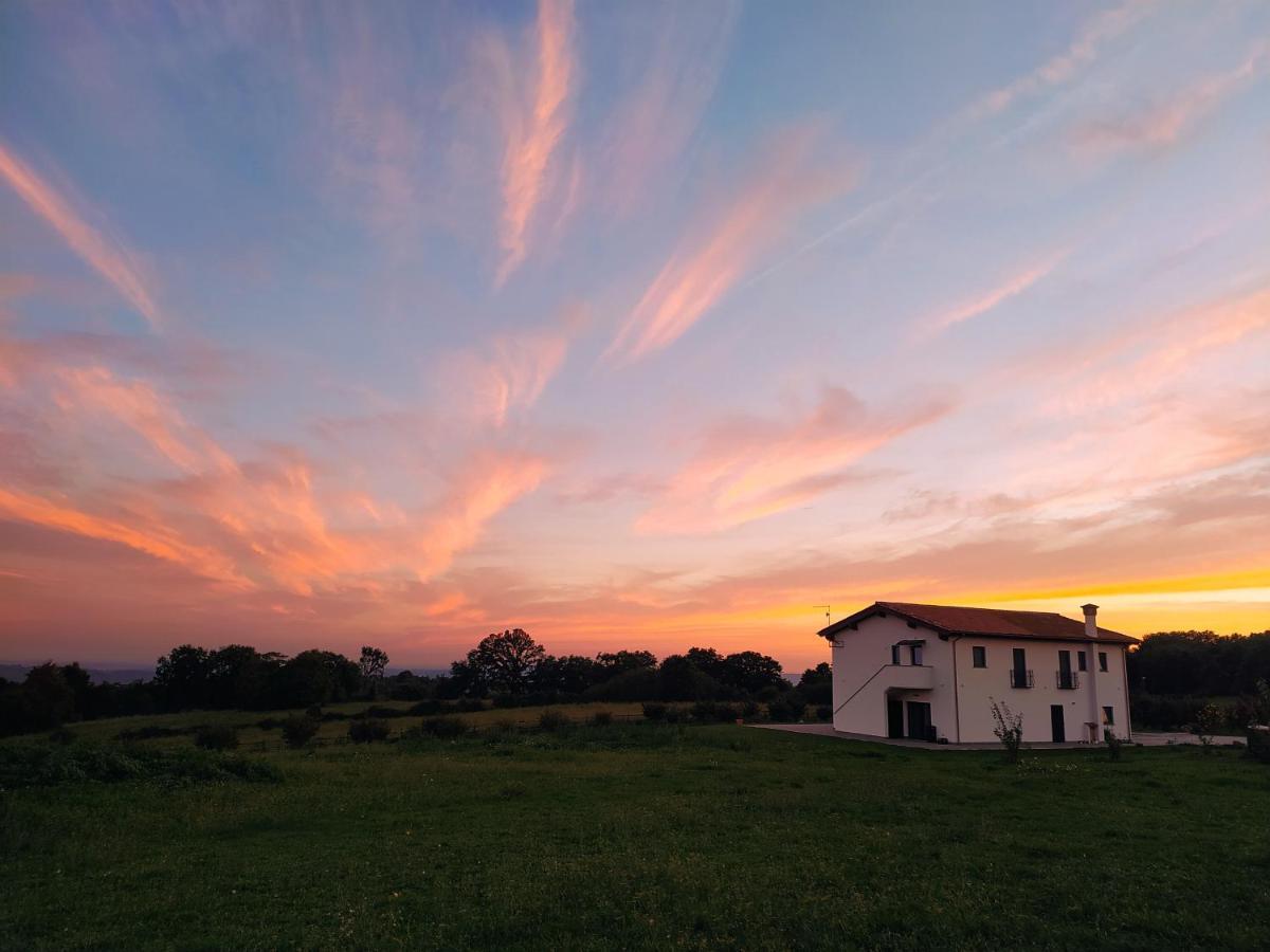 Agriturismo Casale Lisalola Hotel Sutri Buitenkant foto